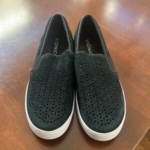 Vionic Black Kani suede slip on shoes size 7